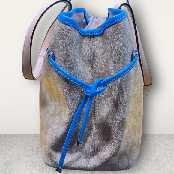 Stylish Tan and Blue Women's Tote Bag - Picture 7 of 11